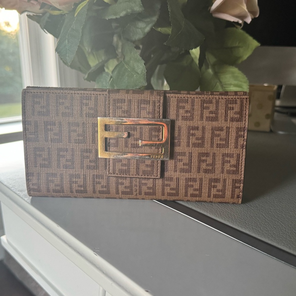Fendi Wallet excellent condition